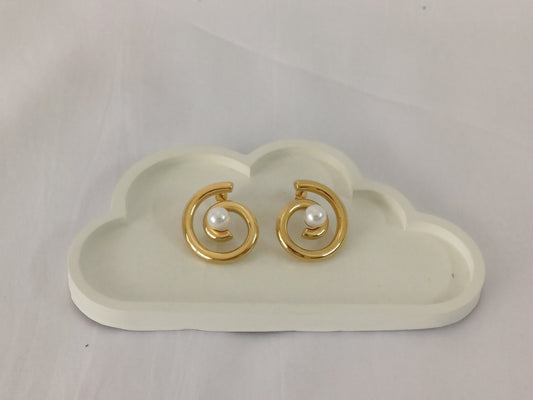 Golden Jalebi Pearl Stud