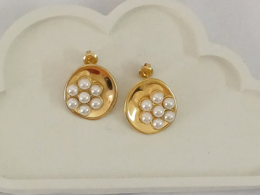 Golden Pearl Flower Stud Victoria