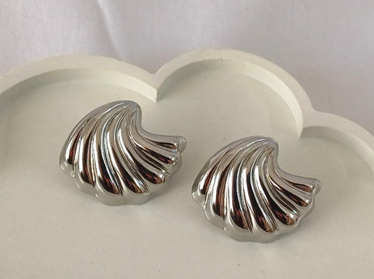 Silver Shell Stud