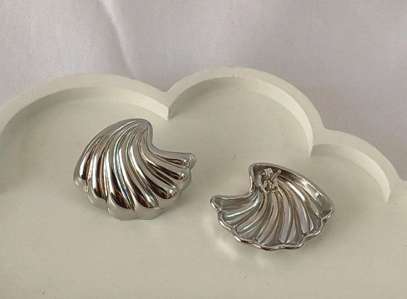 Silver Shell Stud