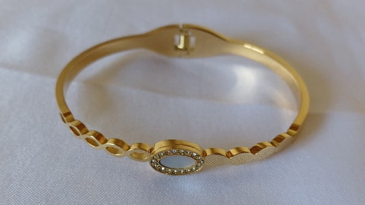 Timeless Bangle